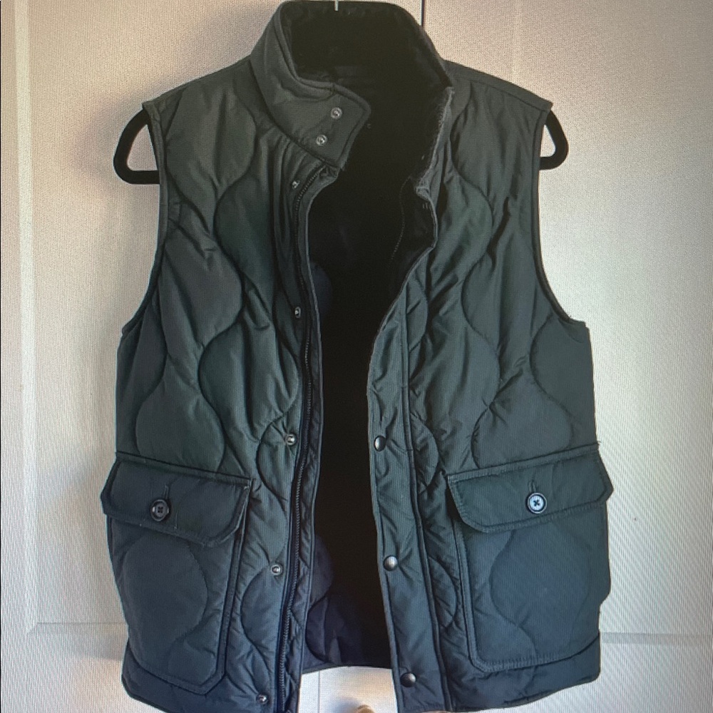 Banana Republic Quilted Vest in Forest Green